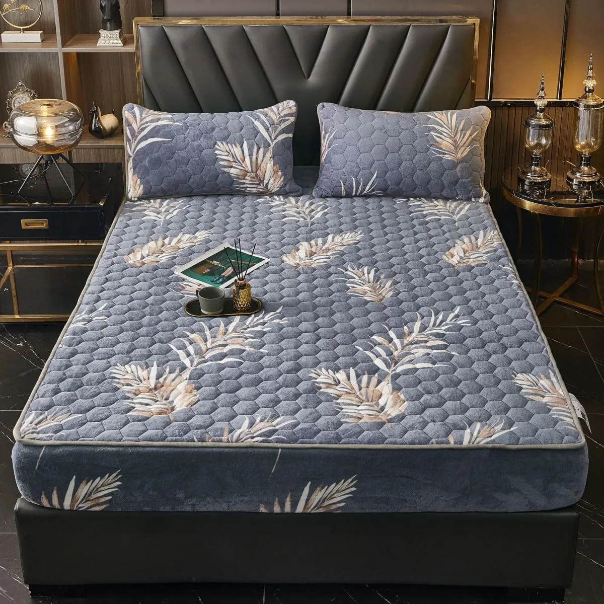 Mattress Protectors Mattress Dust Cover All-Inclusive Soft Velvet Quilted Bedding Fitted Sheet Breathable Cooling Non-Slip Mattress Cover with 10inch Deep Pockets